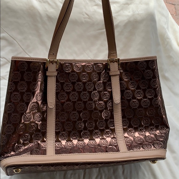 Michael Kors Handbags - Michael Kors Tote